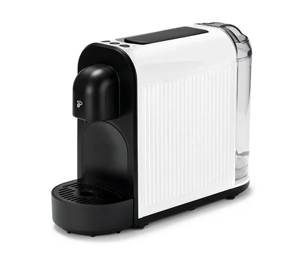 Die weiße Cafissimo now white Kaffeemaschine steht auf einem weißen Untergrund.
