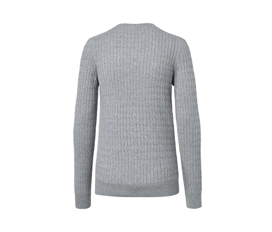 Detailansicht eines grau melierten Strickpullovers.