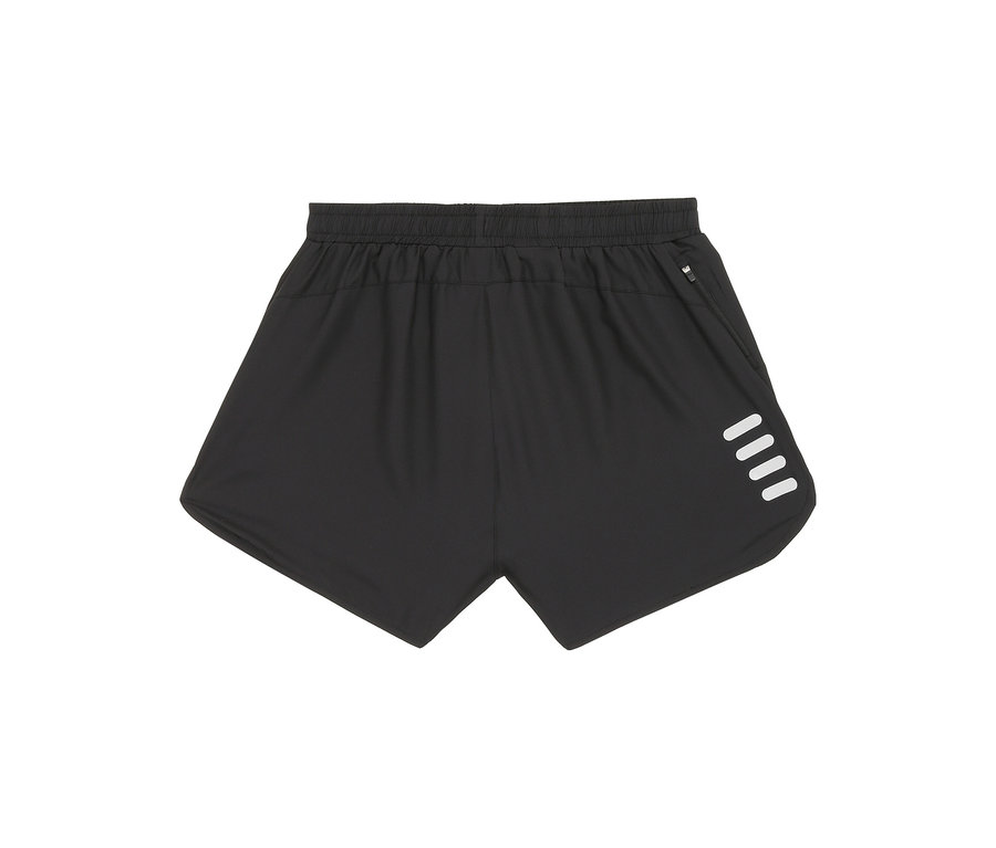 Nahaufnahme der schwarzen FILA Damen-Funktionsshorts mit weißen Streifen an der Seite.