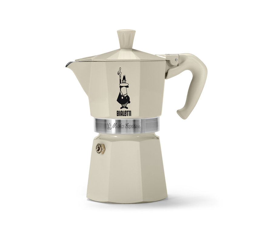 Ein »Bialetti Moka Express« Espressokocher 190 ml in Crema vor einem weißen Hintergrund.
