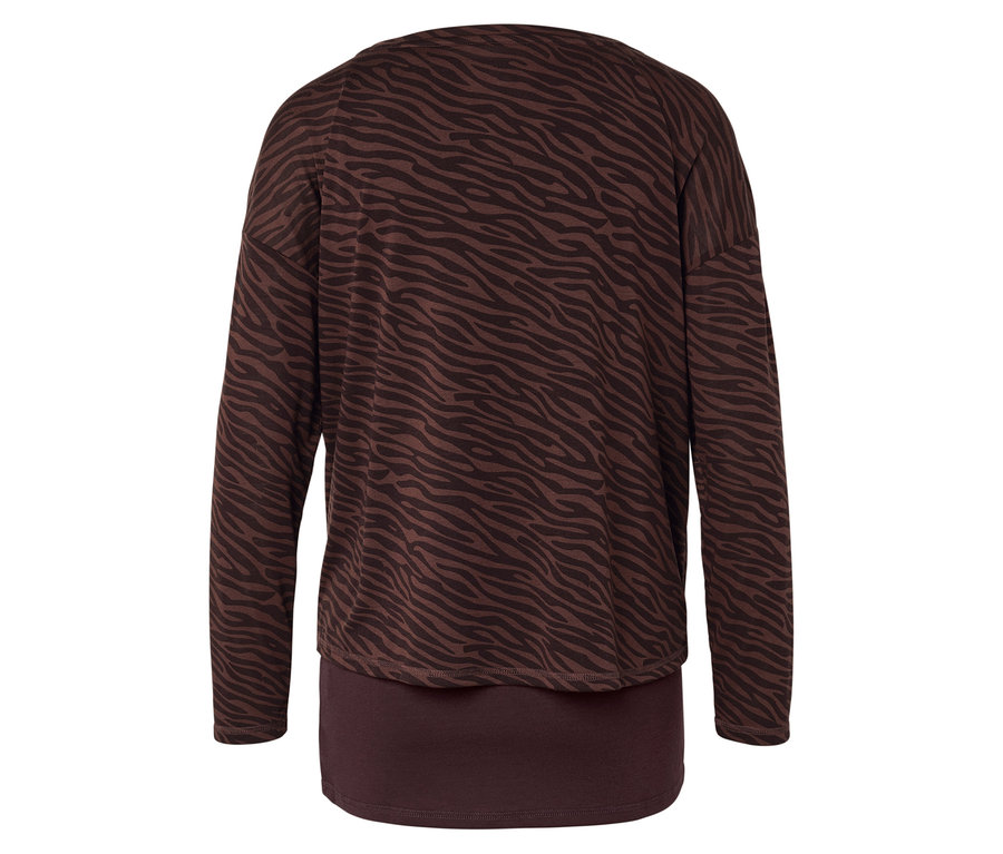 Braunes Langarmshirt mit Zebramuster.