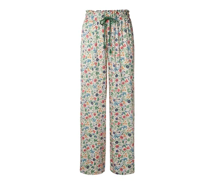 Relaxhose mit Blumenmuster.
