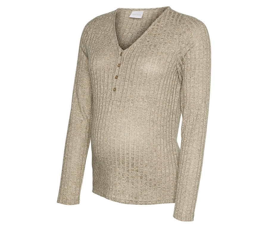 Nahaufnahme eines beigen, langärmeligen Umstandsoberteils 'MAMALICIOUS MLPAMMIE LIA LS JRS TOP 2F NOOS' mit V-Ausschnitt und Knopfleiste.