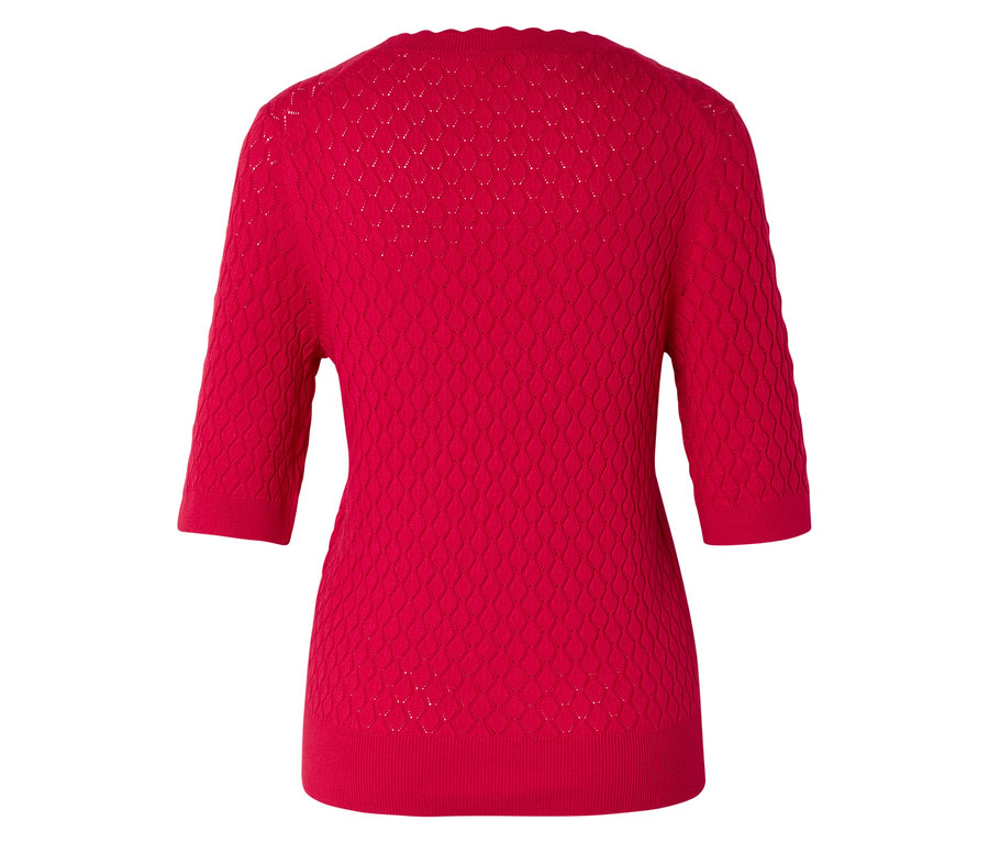 Rückansicht eines roten Strickpullovers mit Dreiviertelärmeln.