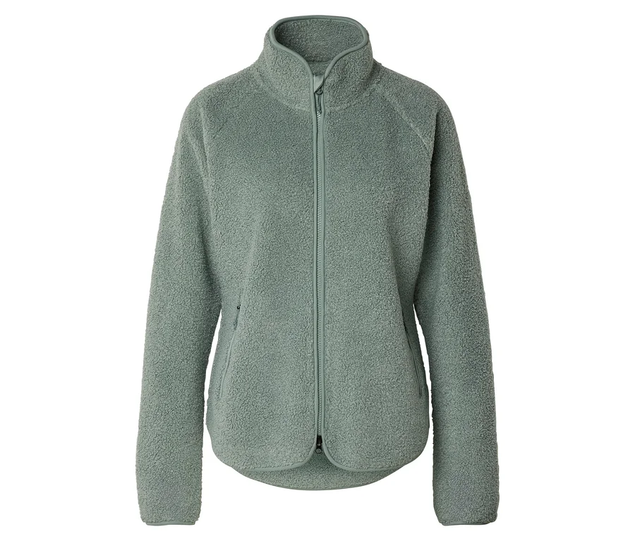 Eine hellgrüne, flauschige Fleecejacke mit durchgehendem Reißverschluss und Stehkragen ist vor einem weißen Hintergrund zu sehen.