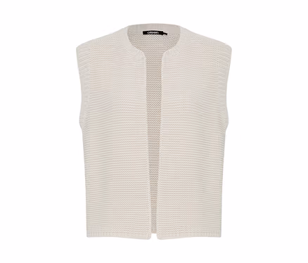 Ein ärmelloser, offener Strickcardigan in Cremeweiß mit Rundhalsausschnitt und einem 'olsen'-Markenetikett am Innenkragen.