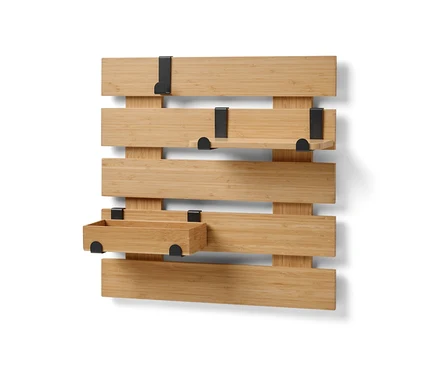 Wandregal mit flexiblen Haken und Boden.