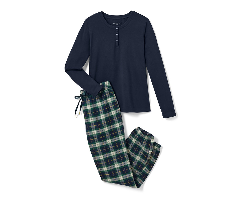 Ein grüner Flanellpyjama mit langen Ärmeln und karierter Hose.