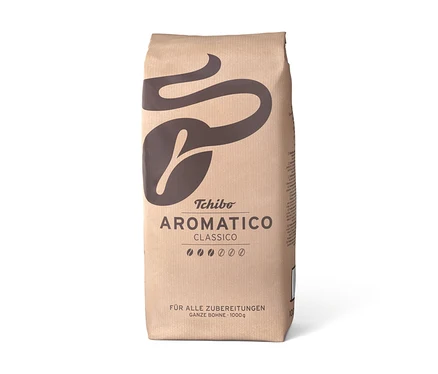 Eine aufrecht stehende Packung Aromatico Classico – 1 kg Ganze Bohne Kaffee, mit braunem Papierdesign und dem Tchibo Logo.