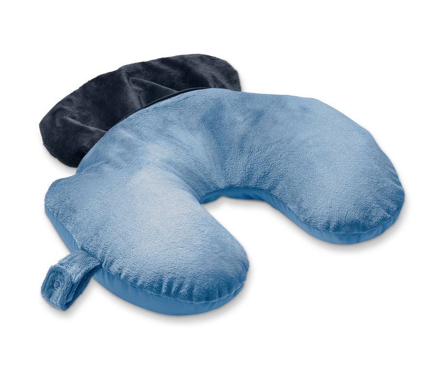 Ein blaues 2-in-1-Nackenkissen und eine dunkelblaue Schlafmaske auf einem weißen Hintergrund.