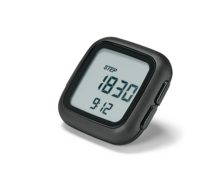 Ein schwarzer Schrittzähler zeigt Ziffern auf weißem Hintergrund.