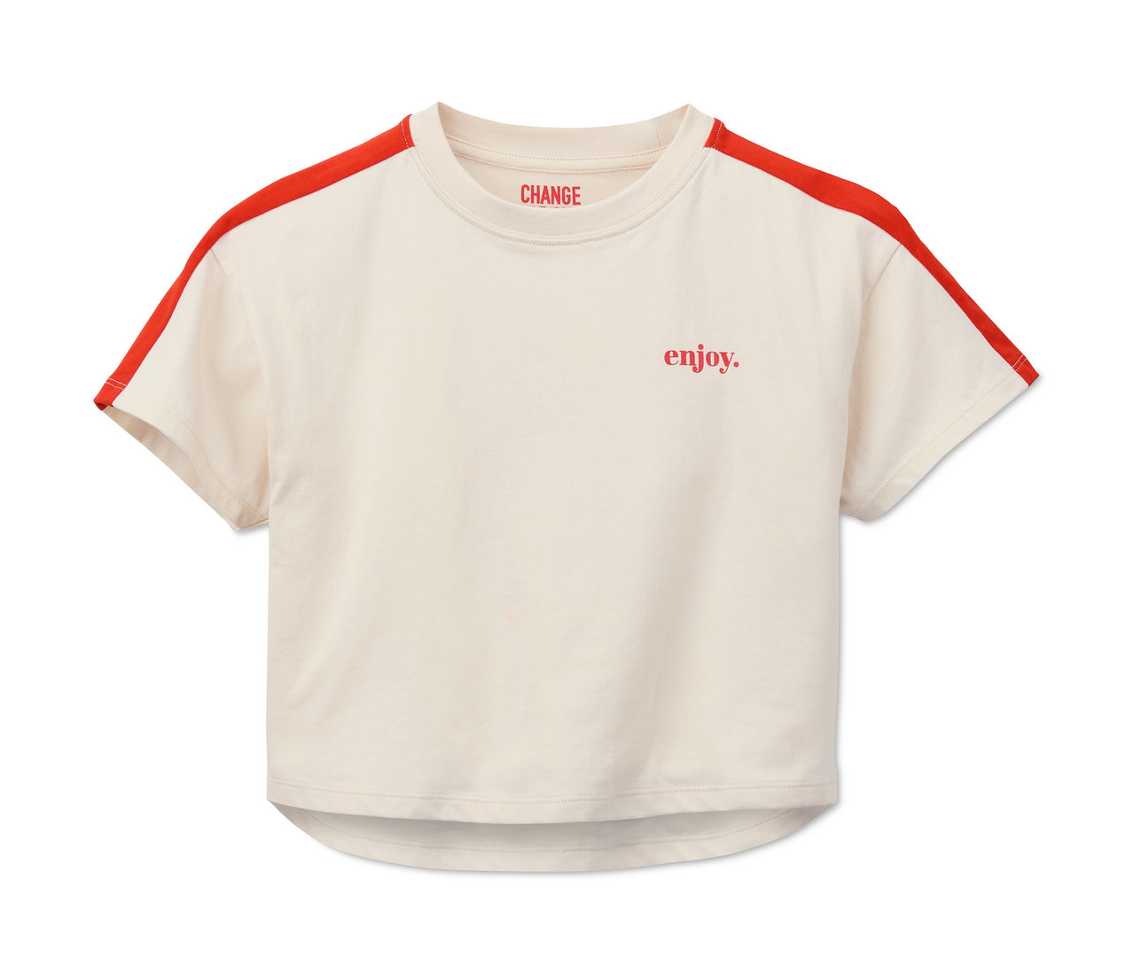 Ein cremefarbenes 2 Cropped-T-Shirts mit roten Streifen an den Schultern. Auf dem T-Shirt steht in roter Schrift "enjoy.".