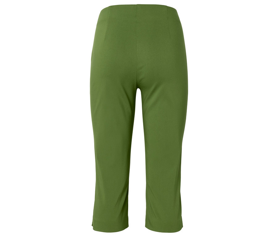 Grüne, knöchellange Hose auf weißem Hintergrund.