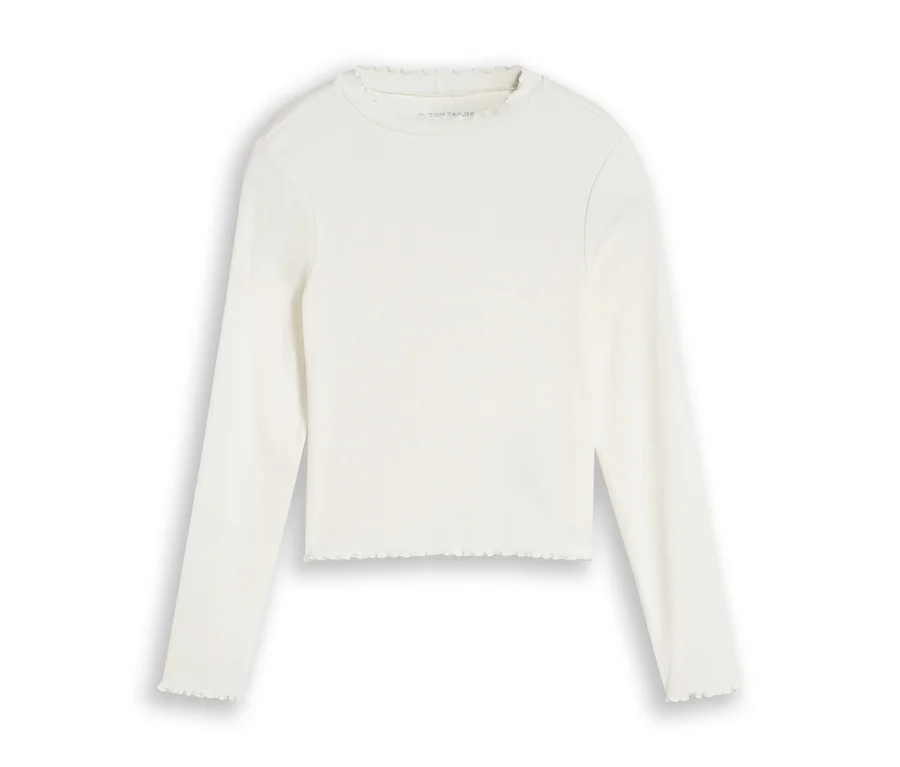 Weißes Langarmshirt mit Rippstruktur und Rüschenkanten an Kragen, Ärmelbündchen und Saum.