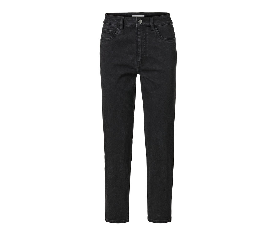 Eine Mom-Denim »Fit Nyla« auf weißem Hintergrund.