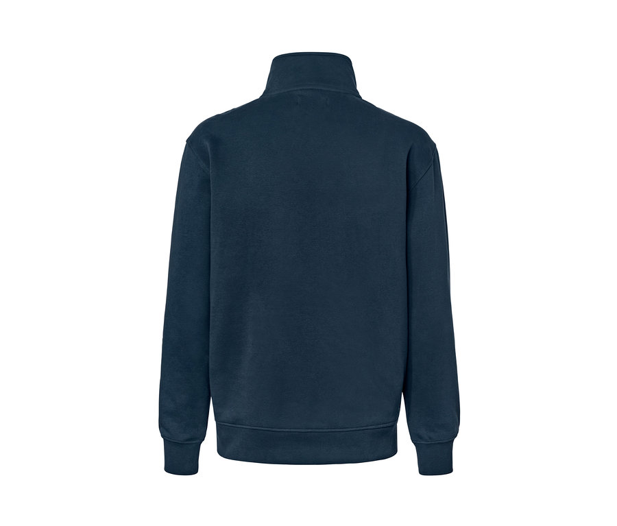 Detailansicht eines marineblauen Sweat-Troyers.