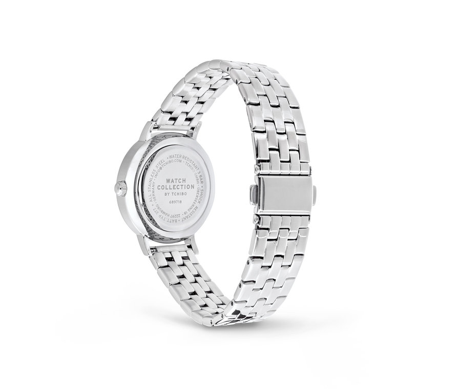 Detailaufnahme einer Edelstahl-Armbanduhr.