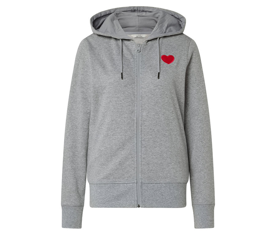 Graue Kapuzenjacke mit Reißverschluss und rotem Herz auf der Brust.