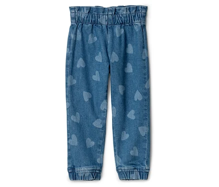 Blaue Hose mit Gummibund und Herzmuster.