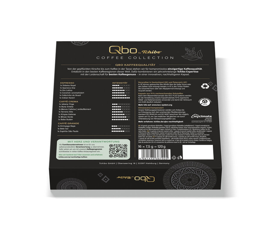 Dunkelgraue Schachtel der Qbo Collection - 16 Kapseln von Tchibo, mit Informationen zu Kaffeesorten, Intensität, Nachhaltigkeit und Recycling.