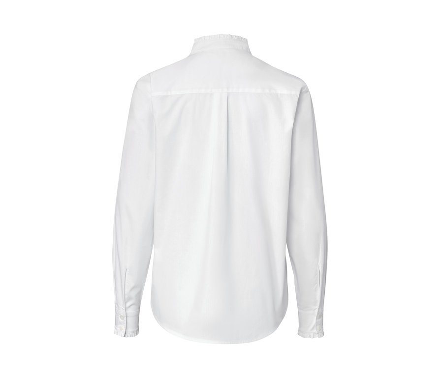 Rückansicht einer weißen Bluse mit Rüschendetail.