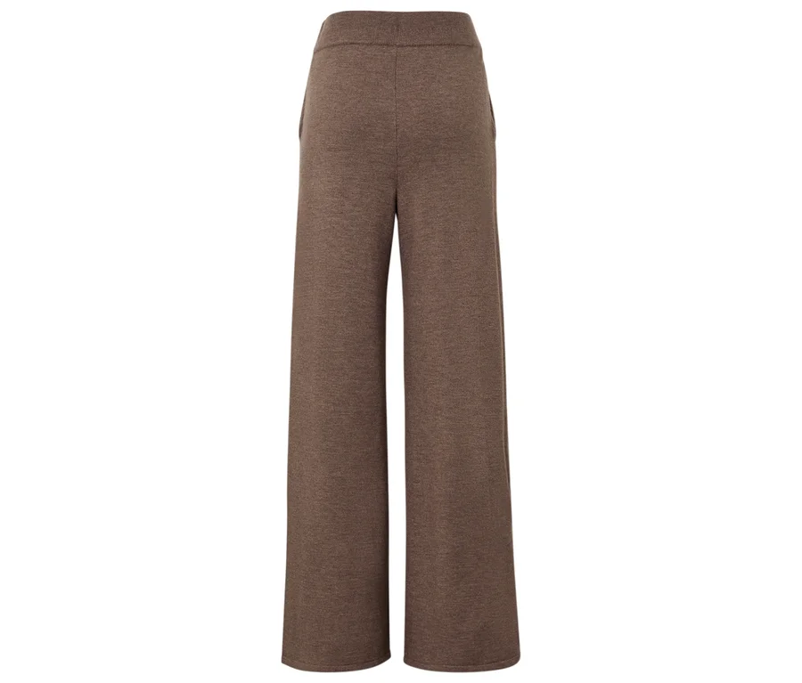 Braune, weite Hosen von hinten.