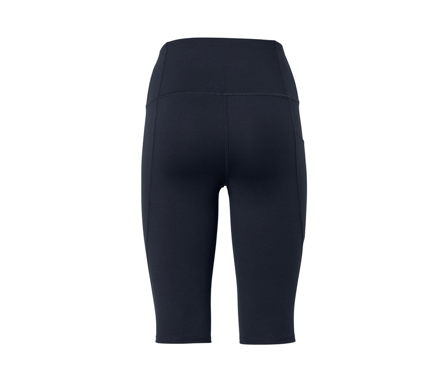 Dunkelblaue Sportradler von hinten.