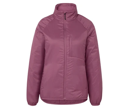 Eine violette Jacke mit Reißverschluss und Brusttasche.