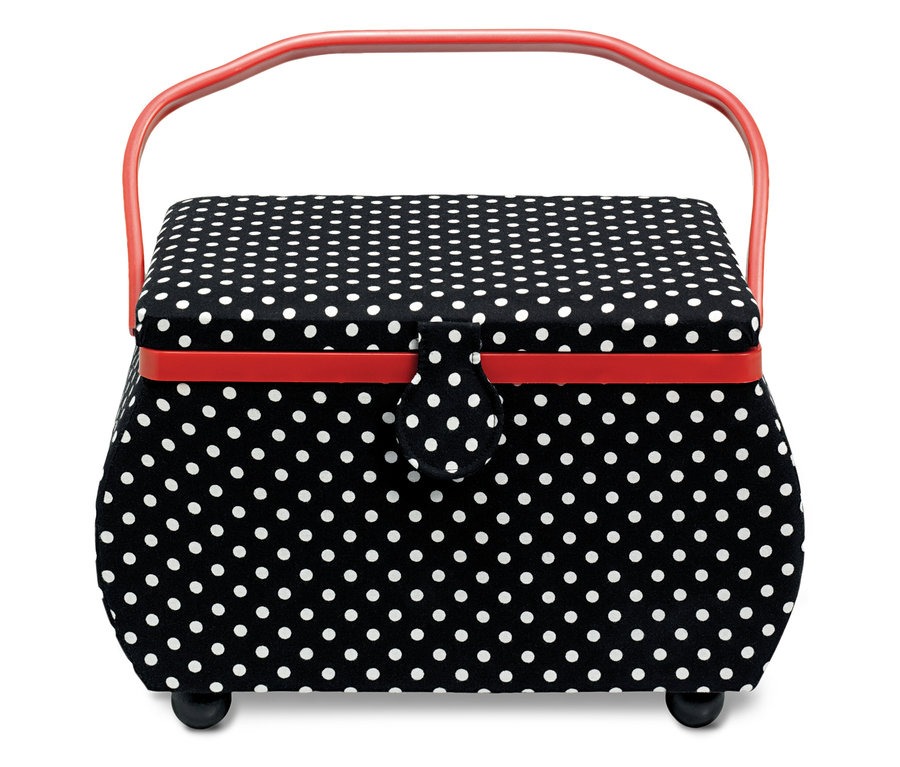 Ein schwarz-weißer Nähkorb mit Polka Dots und rotem Griff von Prym.