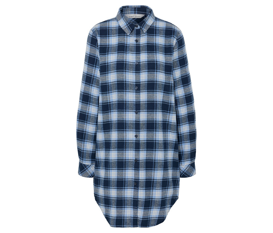 Langes Hemd mit blauem, grauem und weißem Karomuster.