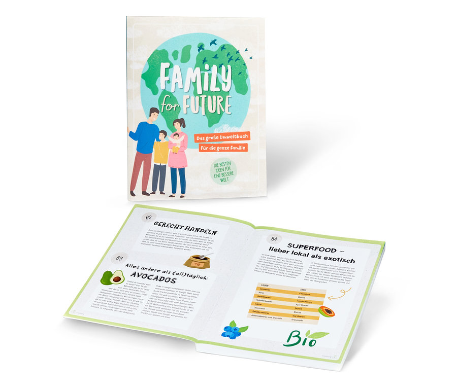 Ein aufgeschlagenes Buch und ein Buch mit dem Titel "Family for Future".