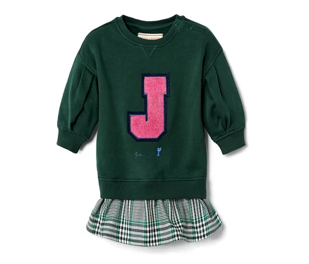 Grünes Kleid mit Karorock und einem rosa J.