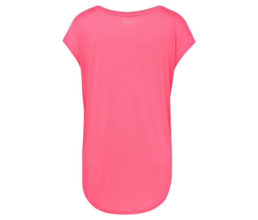 Detailansicht eines pinken, kurzärmeligen T-Shirts mit Dry Active Plus Schriftzug.
