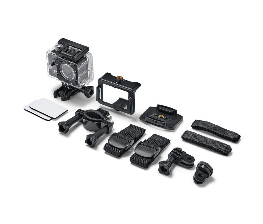 Eine Action-Cam mit 4K-Auflösung und Zubehör.