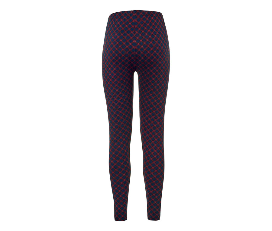 Detailaufnahme einer kuscheligen Leggings mit Karomuster.