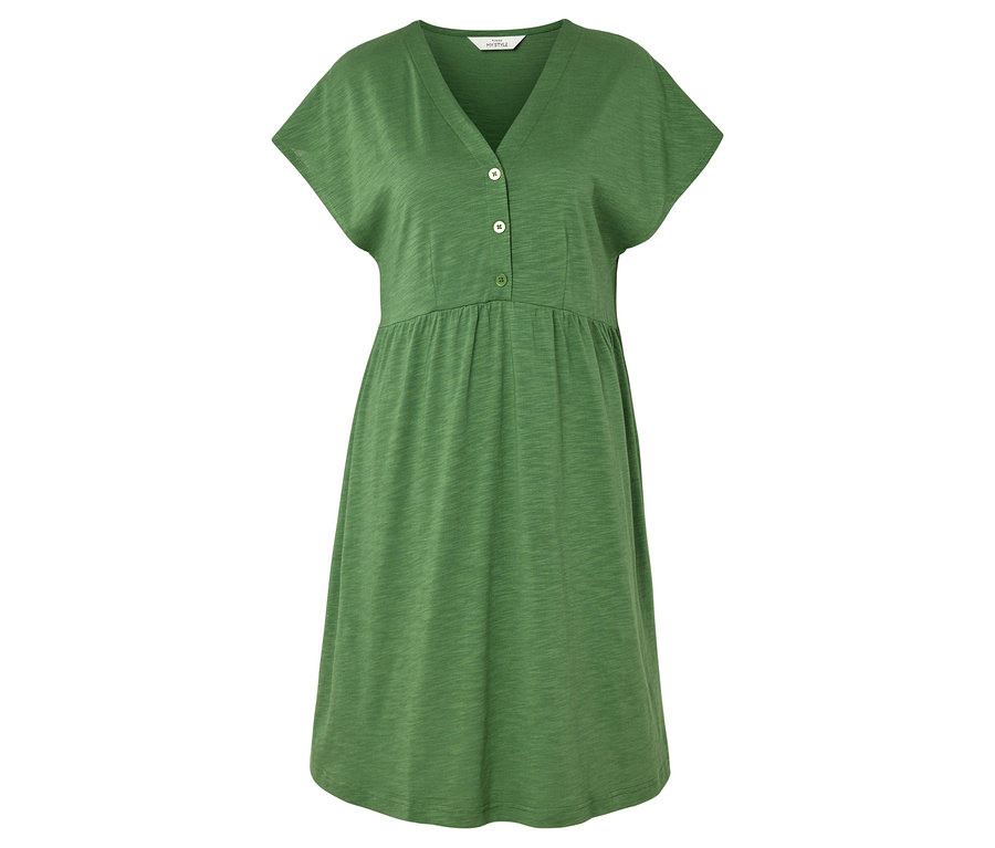 Ein grünes Kleid mit V-Ausschnitt und Knöpfen.