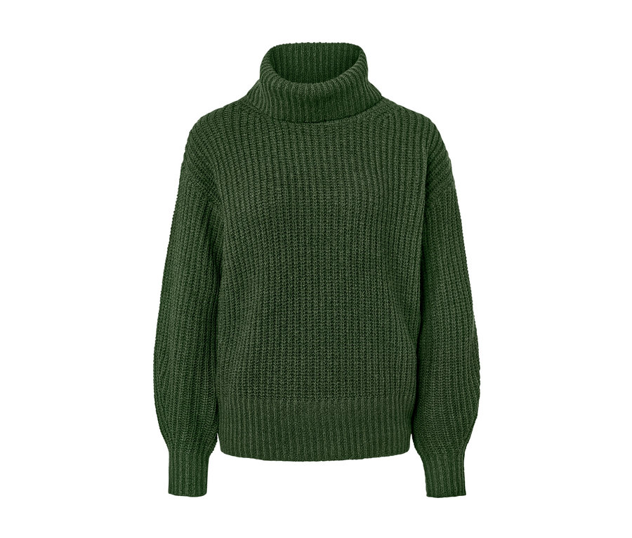 Grüner Grobstrickpullover mit Rollkragen.