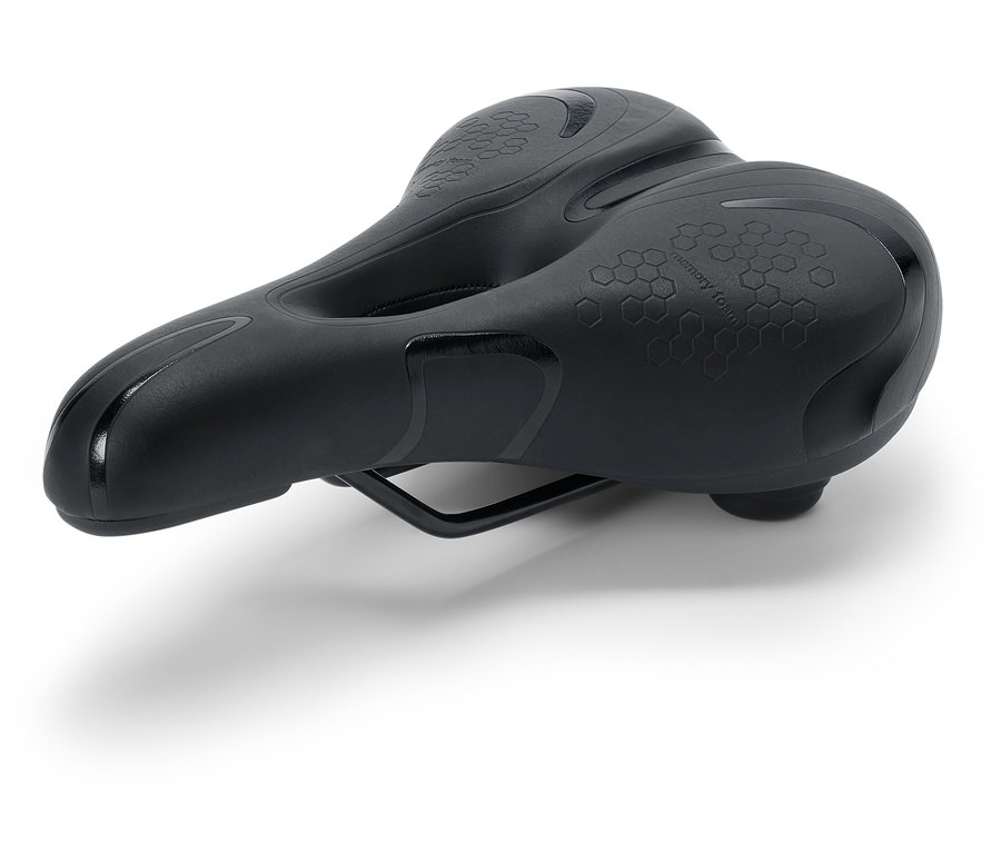 Schwarzer Fahrradsattel mit Memory-Schaum auf weißem Hintergrund.