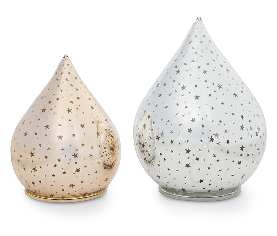 Zwei tropfenförmige Deko-Objekte, eines golden und eines silberfarben, beide mit Sternmuster.