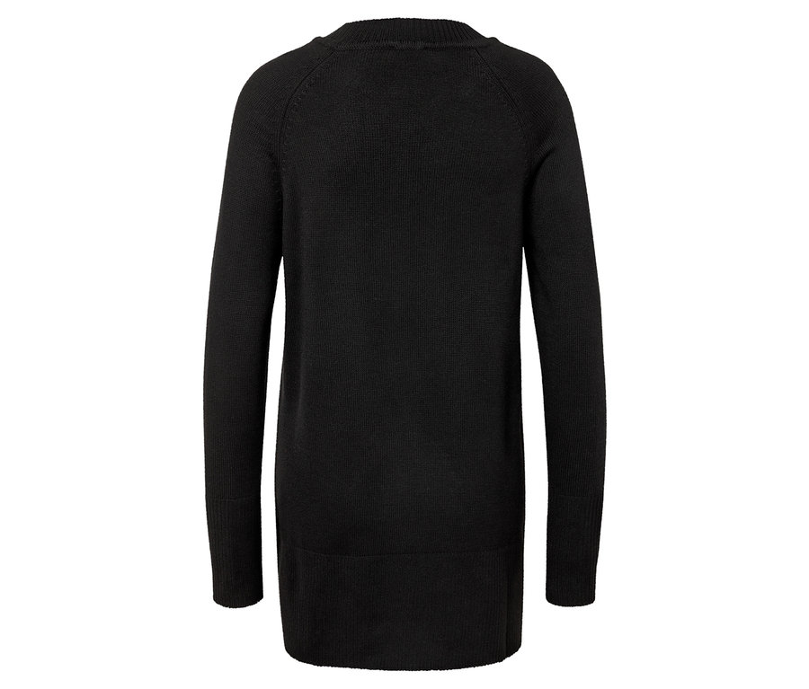 Rückansicht eines schwarzen Strickkleids.