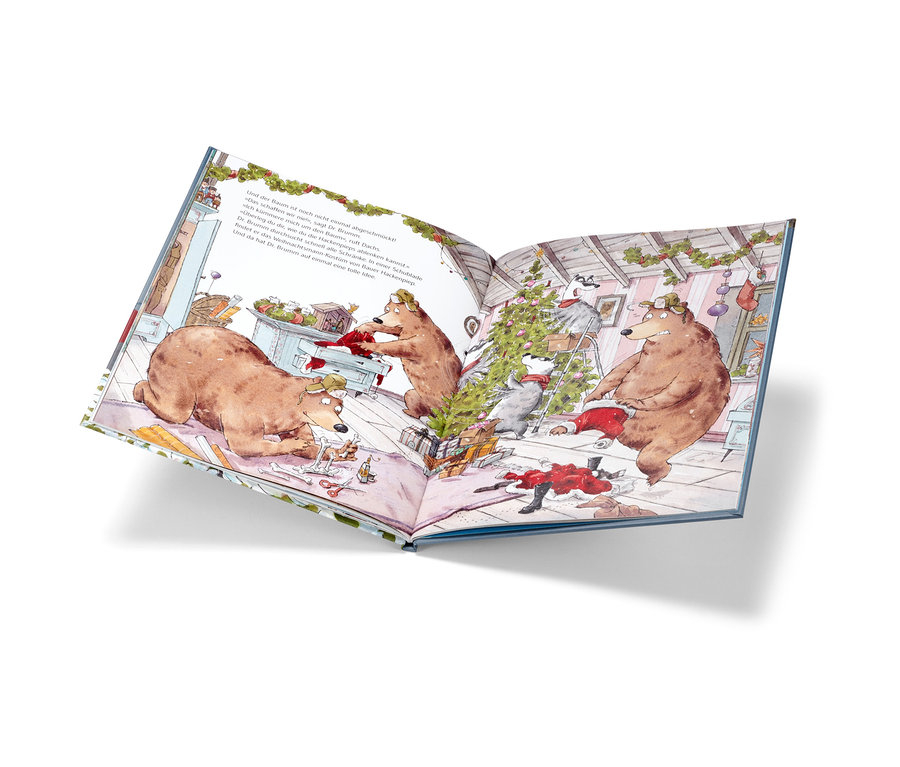 Illustration aus dem Buch »Dr. Brumms total verrückte Weihnachten«, die einen Bären und einen Dachs beim Schmücken eines Weihnachtsbaums zeigt.
