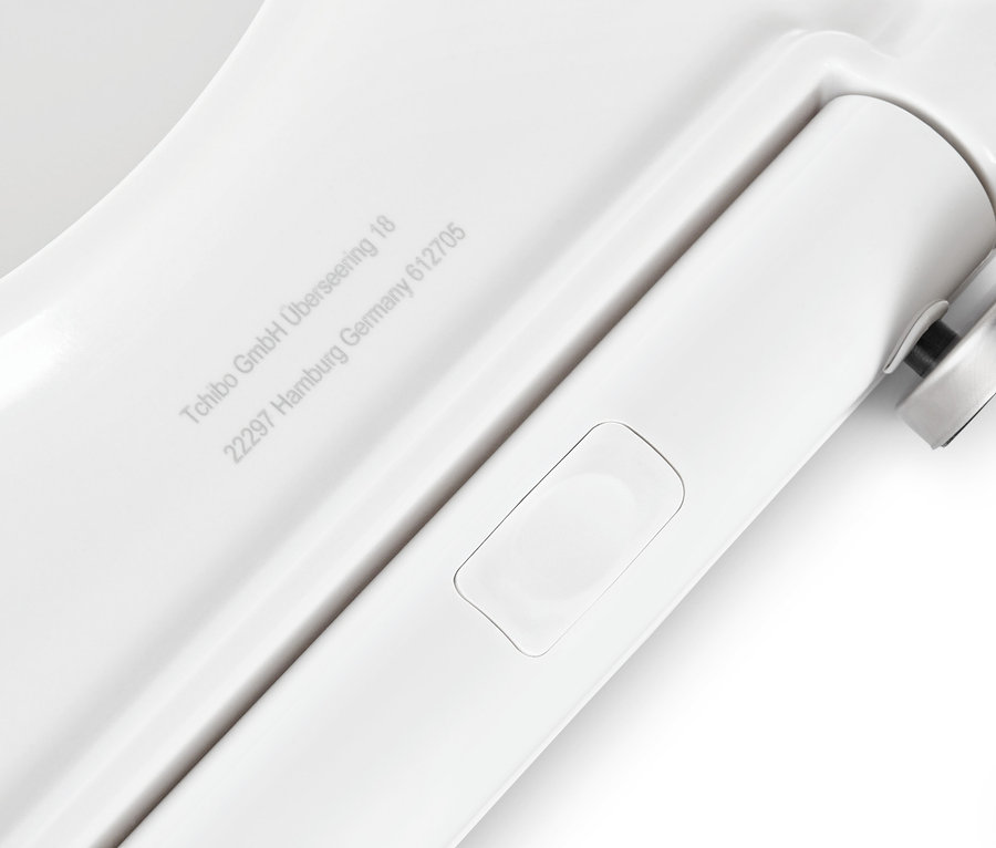 Detailansicht eines Premium-WC-Sitzes mit Absenkautomatik.