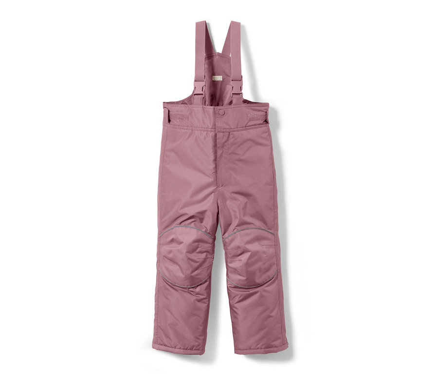 Rosa Schneehose aus der 2-teiligen Schneekombi hängt vor einem weißen Hintergrund.
