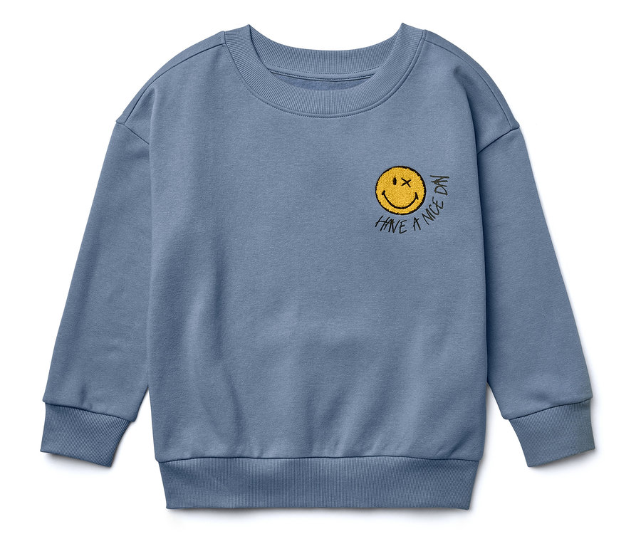 Ein blaues Rundhals-Sweatshirt mit einem gelben Smiley-Gesicht und dem Schriftzug "Have a nice day".