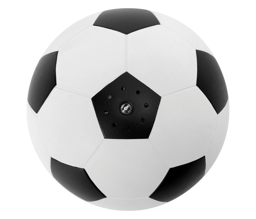 Nahaufnahme eines Fußballs mit schwarzen Fünfecken und weißen Sechsecken.
