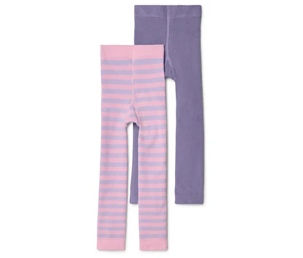 Zwei Kinderleggings liegen auf einem weißen Hintergrund, eine lila und eine rosa-lila gestreift.