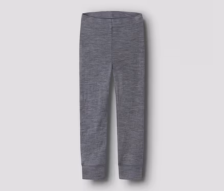 Graue gerippte Leggings mit Gummibund und Bündchen an den Knöcheln.