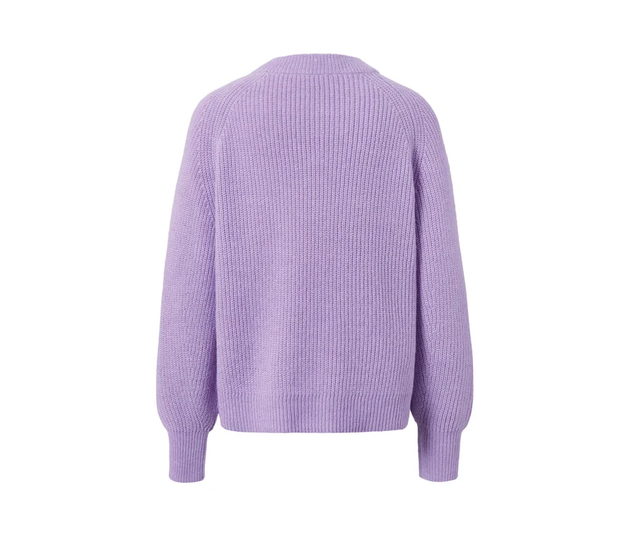 Detailaufnahme eines Strickpullovers.