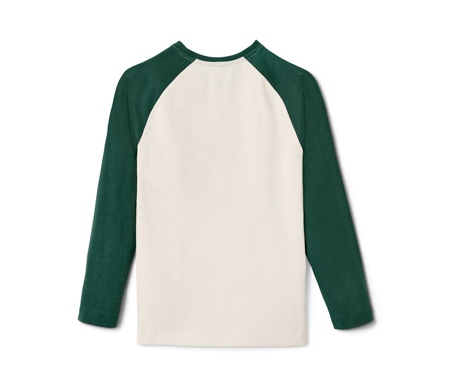 Detailaufnahme von zwei Longsleeves. Die Longsleeves haben einen cremefarbenen Körper und grüne Ärmel.