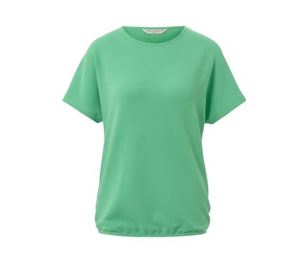 Grünes Blusenshirt mit kurzen Ärmeln.